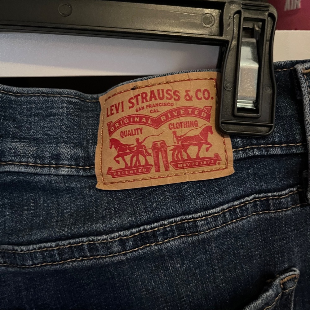 Levi's classic boot cut size 6